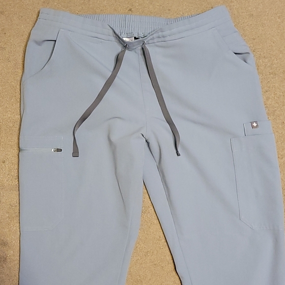 Figs Dusty Blue Yola EUC Medium Petite